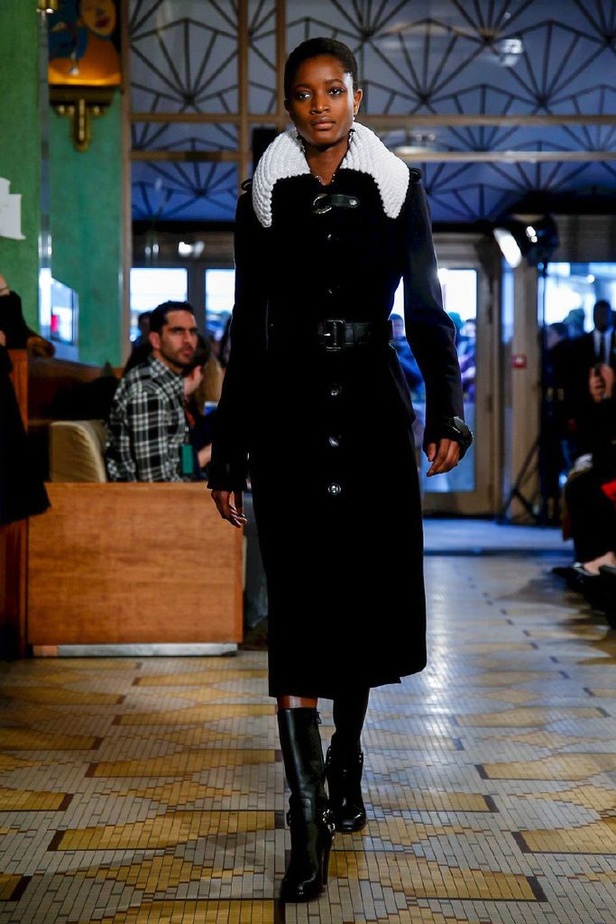 عرض ازياء ألتوزارا لخريف وشتاء 2018