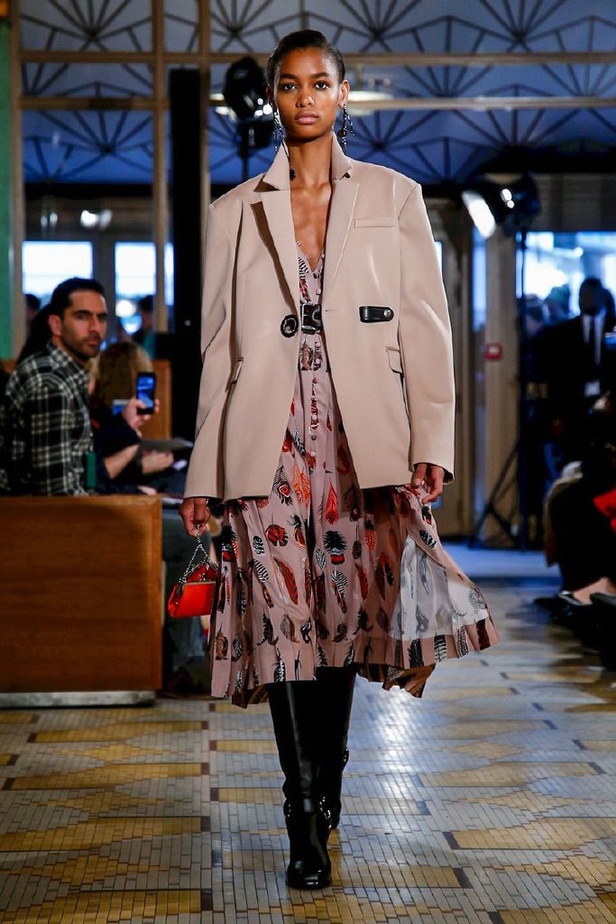 عرض ازياء ألتوزارا لخريف وشتاء 2018