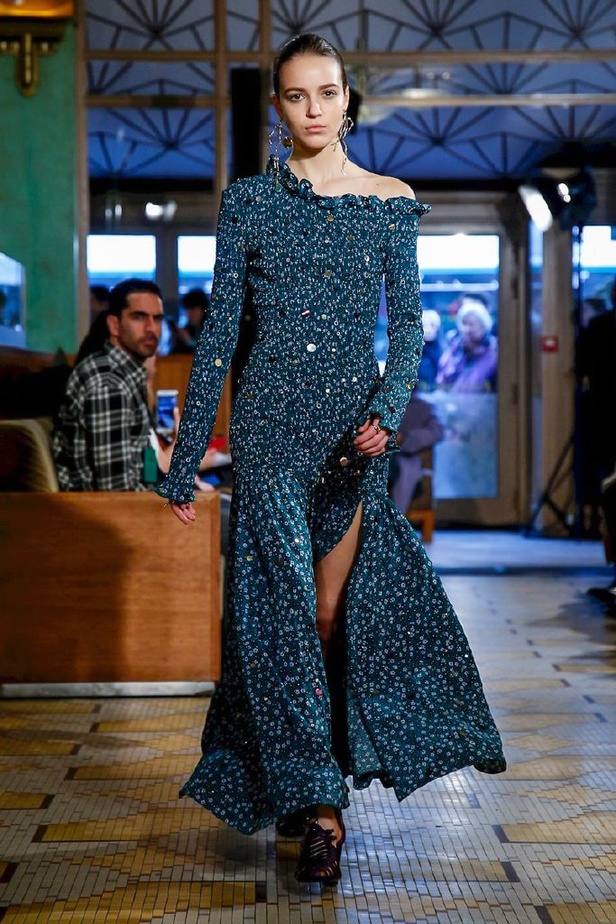 عرض ازياء ألتوزارا لخريف وشتاء 2018