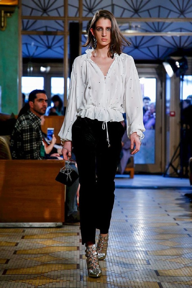 عرض ازياء ألتوزارا لخريف وشتاء 2018