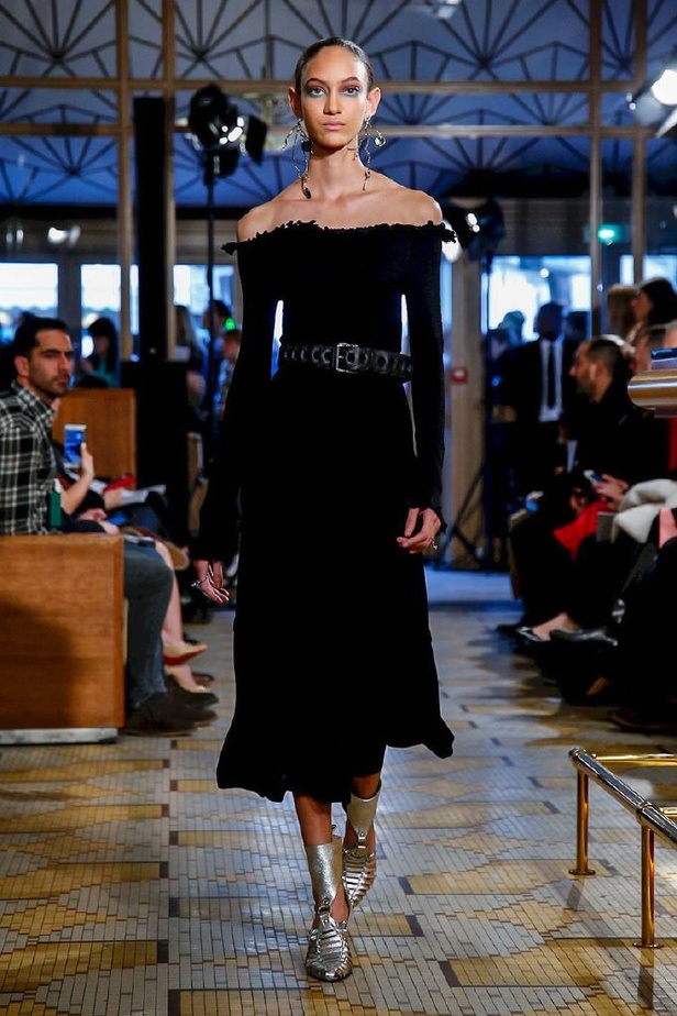 عرض ازياء ألتوزارا لخريف وشتاء 2018