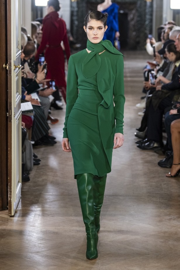 تصاميم كلاسيكية ومتنوعة من Elie Saab لخريف وشتاء 2019 