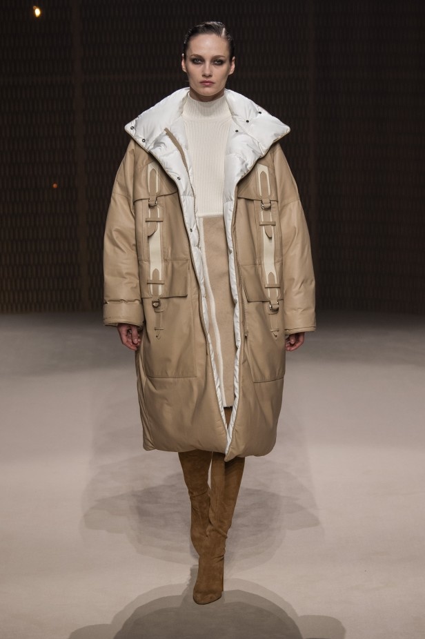 عرض Hermès لخريف وشتاء 2019 في باريس 