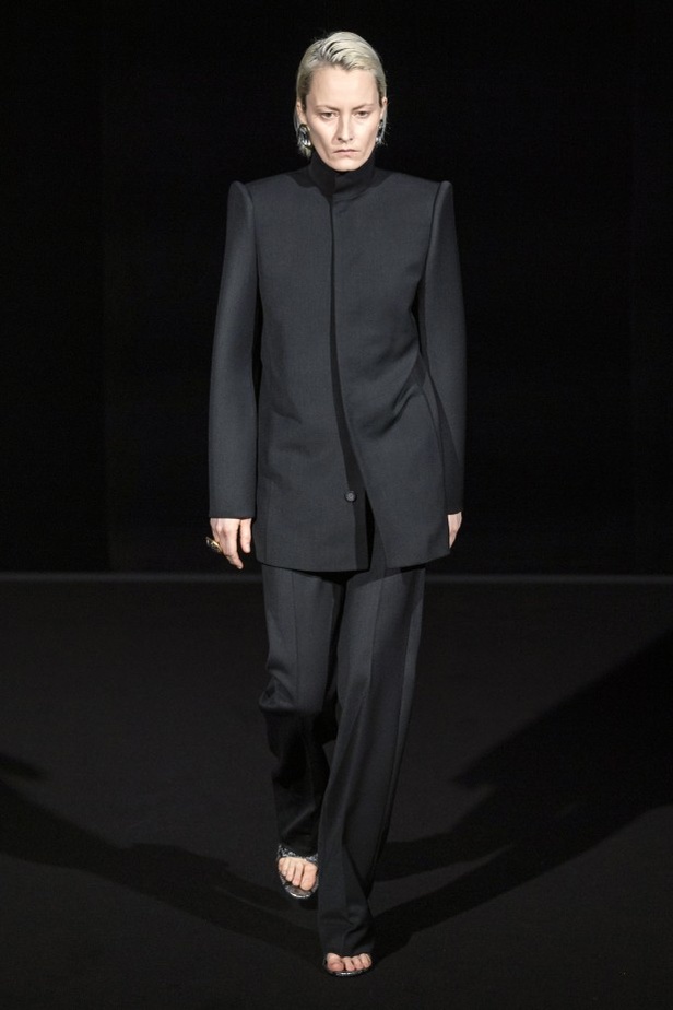 عرض Balenciaga لخريف 2019