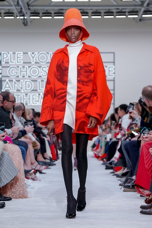 عرض أزياء فالنتينو لموسم خريف وشتاء 2019