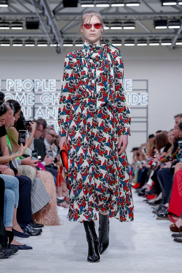 عرض أزياء فالنتينو لموسم خريف وشتاء 2019