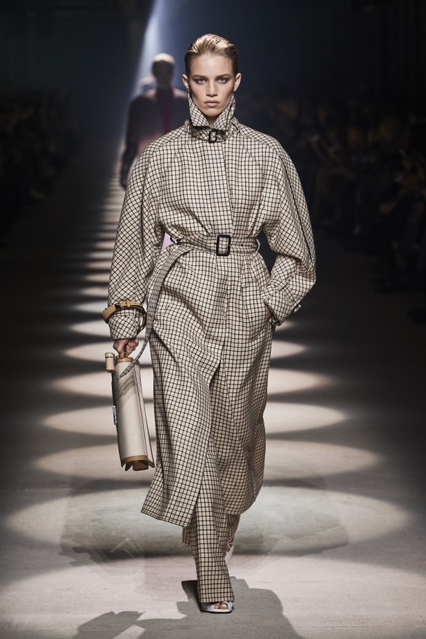 مجموعة جيفنشي للأزياء الراقية لخريف وشتاء 2021