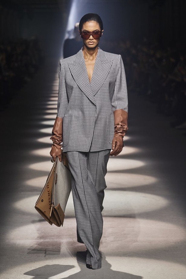 مجموعة جيفنشي للأزياء الراقية لخريف وشتاء 2021