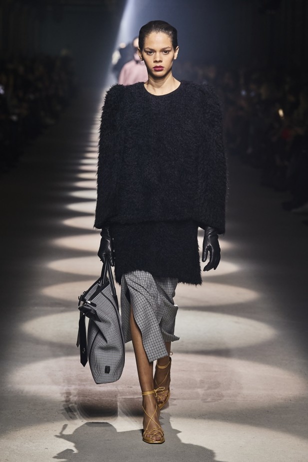 مجموعة جيفنشي للأزياء الراقية لخريف وشتاء 2021