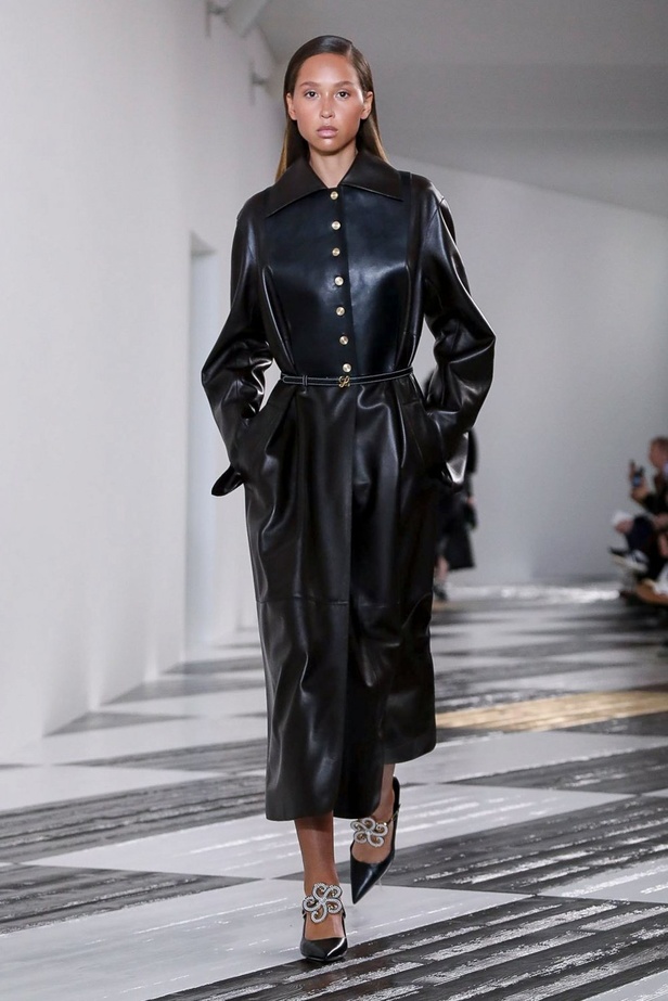 عرض مجموعة LOEWE لموسم خريف وشتاء 2020