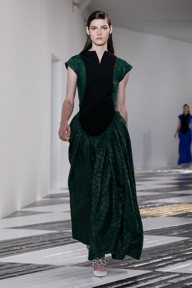 عرض مجموعة LOEWE لموسم خريف وشتاء 2020