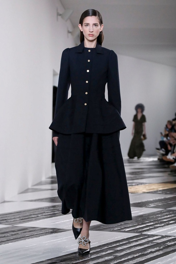 عرض مجموعة LOEWE لموسم خريف وشتاء 2020