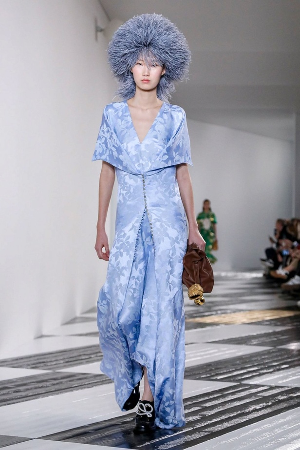 عرض مجموعة LOEWE لموسم خريف وشتاء 2020