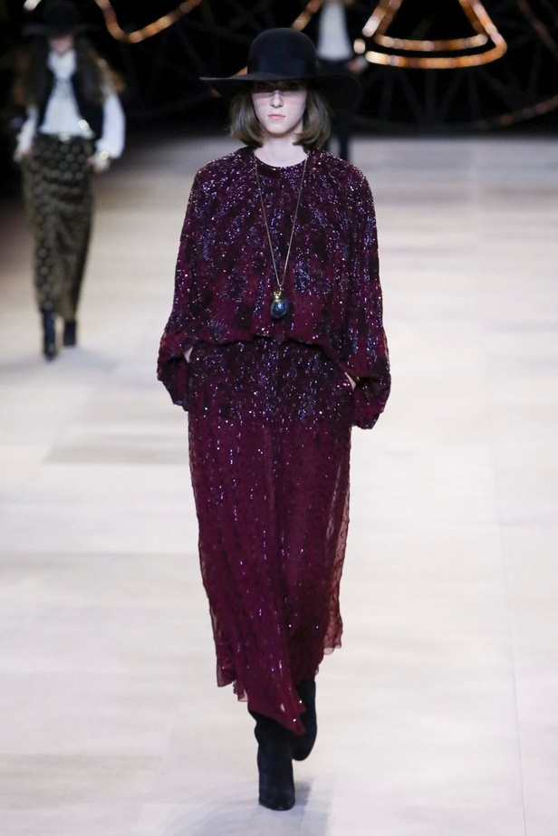 مجموعة الازياء الفاخرة من CELINE لخريف وشتاء 2020-2021