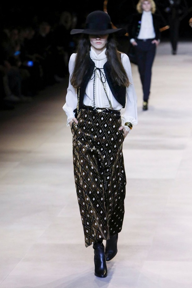 مجموعة الازياء الفاخرة من CELINE لخريف وشتاء 2020-2021