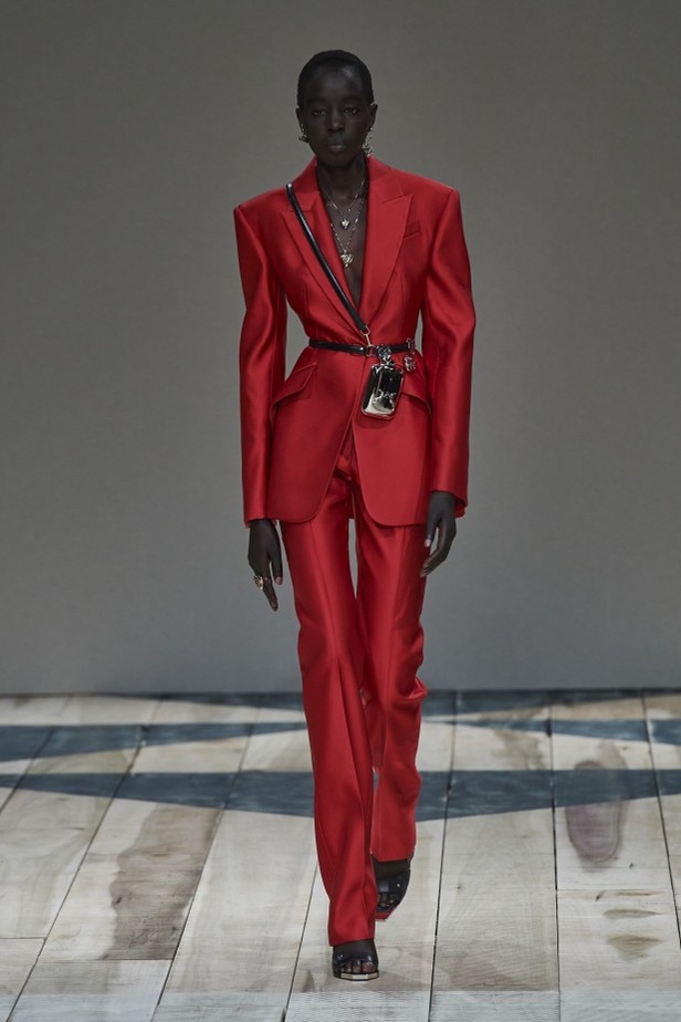 مجموعة ألكسندر ماكوين لخريف وشتاء 2020-2021