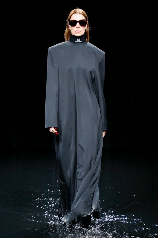 عرض ازياء Balenciaga لخريف وشتاء 2020-2021