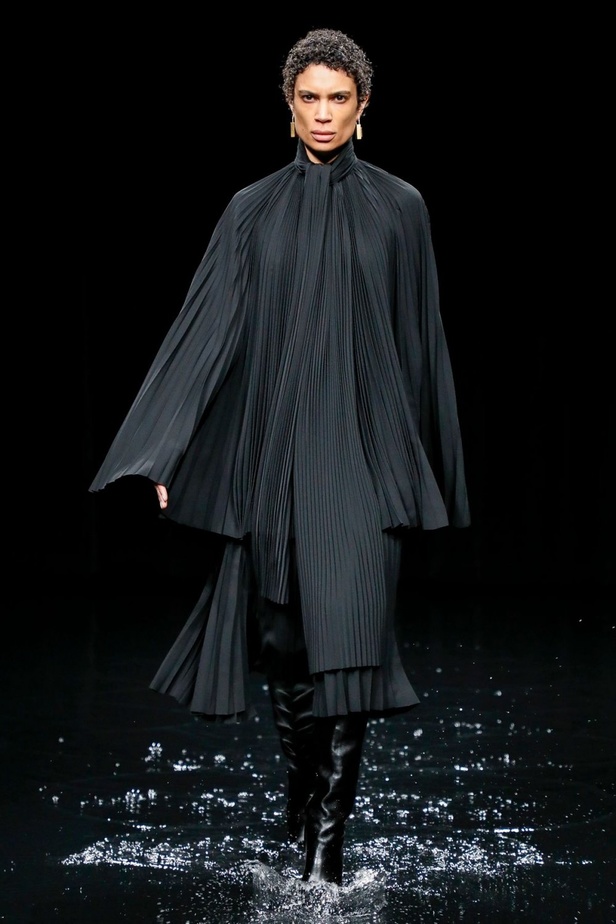 عرض ازياء Balenciaga لخريف وشتاء 2020-2021
