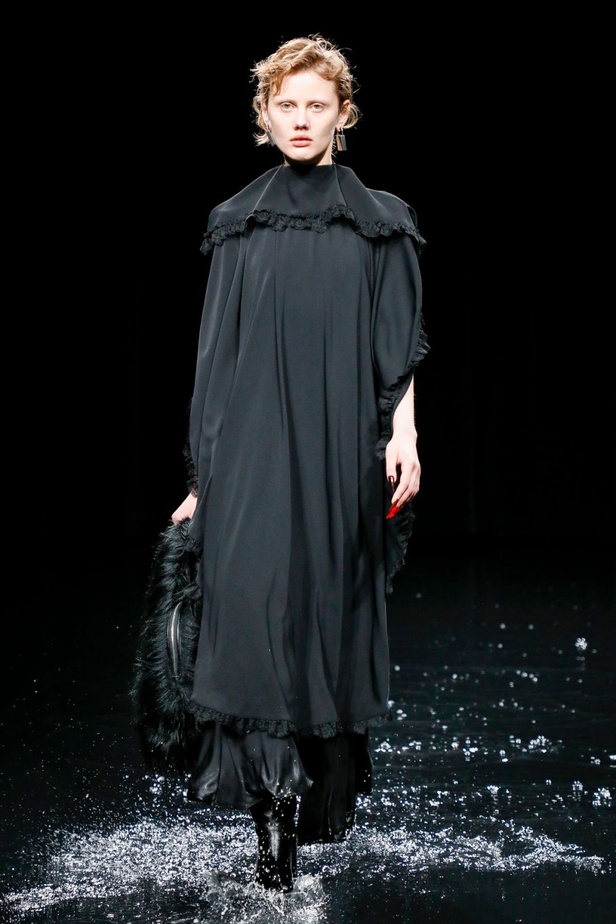 عرض ازياء Balenciaga لخريف وشتاء 2020-2021