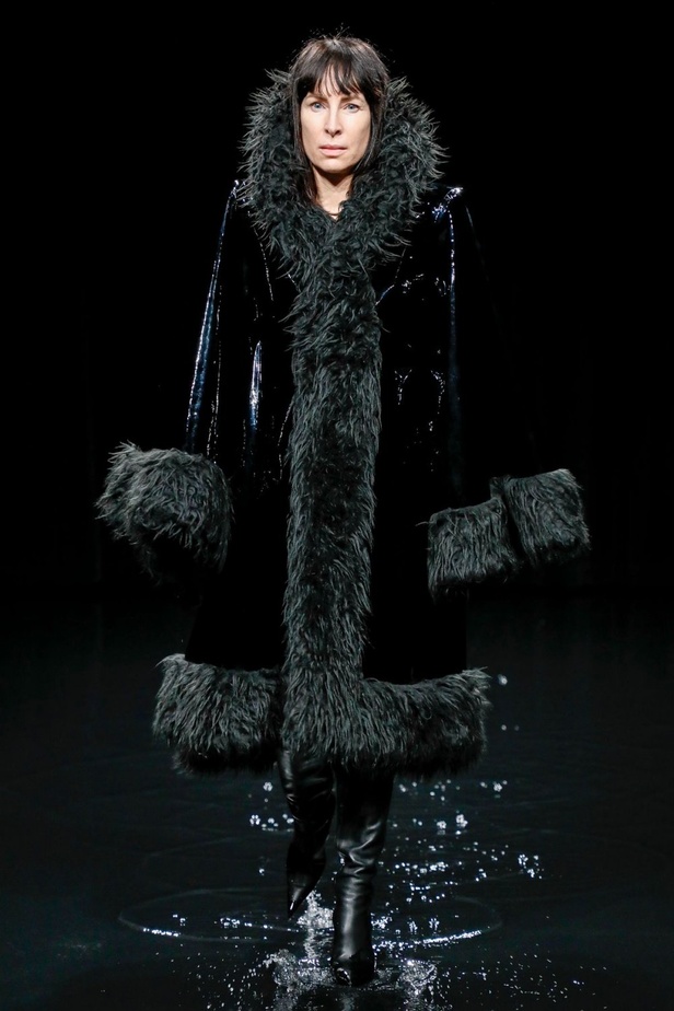 عرض ازياء Balenciaga لخريف وشتاء 2020-2021
