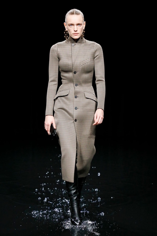 عرض ازياء Balenciaga لخريف وشتاء 2020-2021