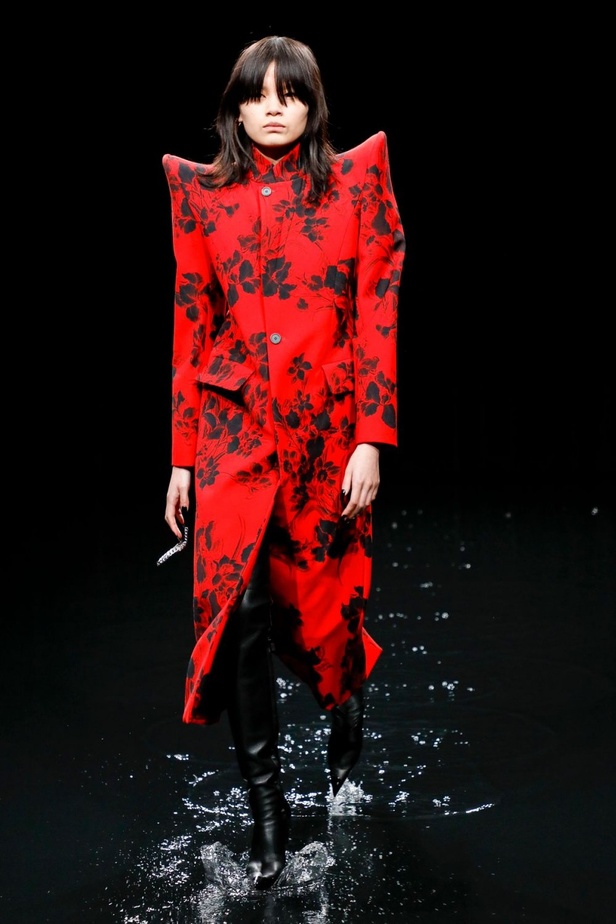 عرض ازياء Balenciaga لخريف وشتاء 2020-2021
