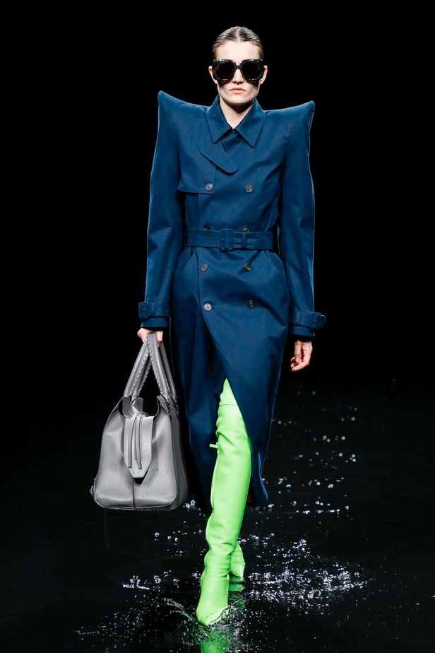 عرض ازياء Balenciaga لخريف وشتاء 2020-2021