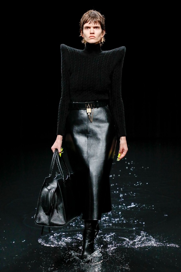 عرض ازياء Balenciaga لخريف وشتاء 2020-2021