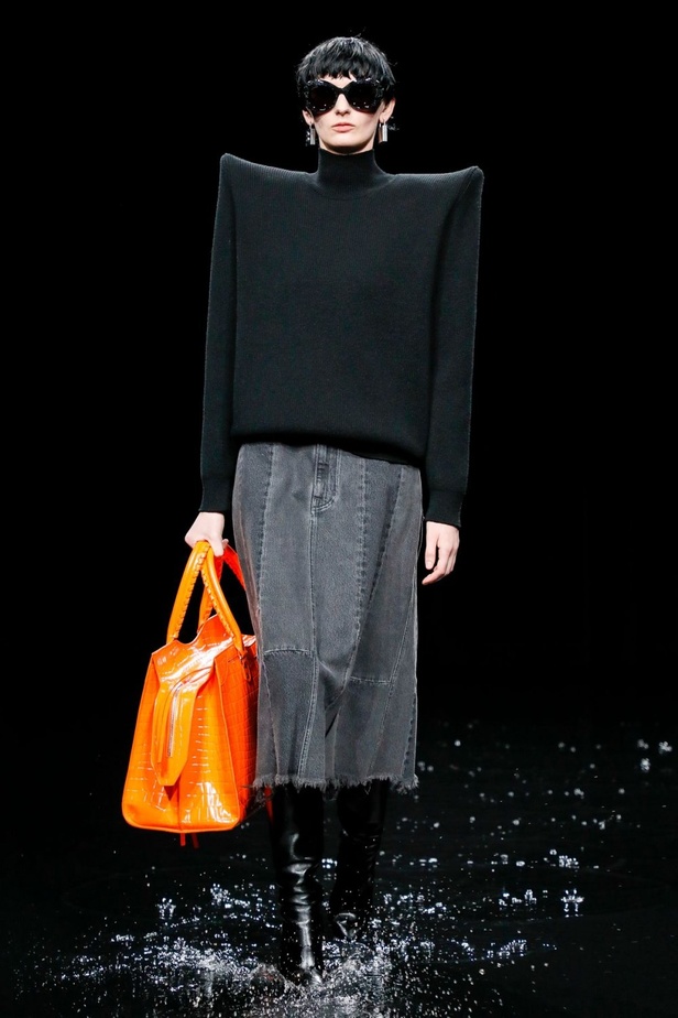 عرض ازياء Balenciaga لخريف وشتاء 2020-2021