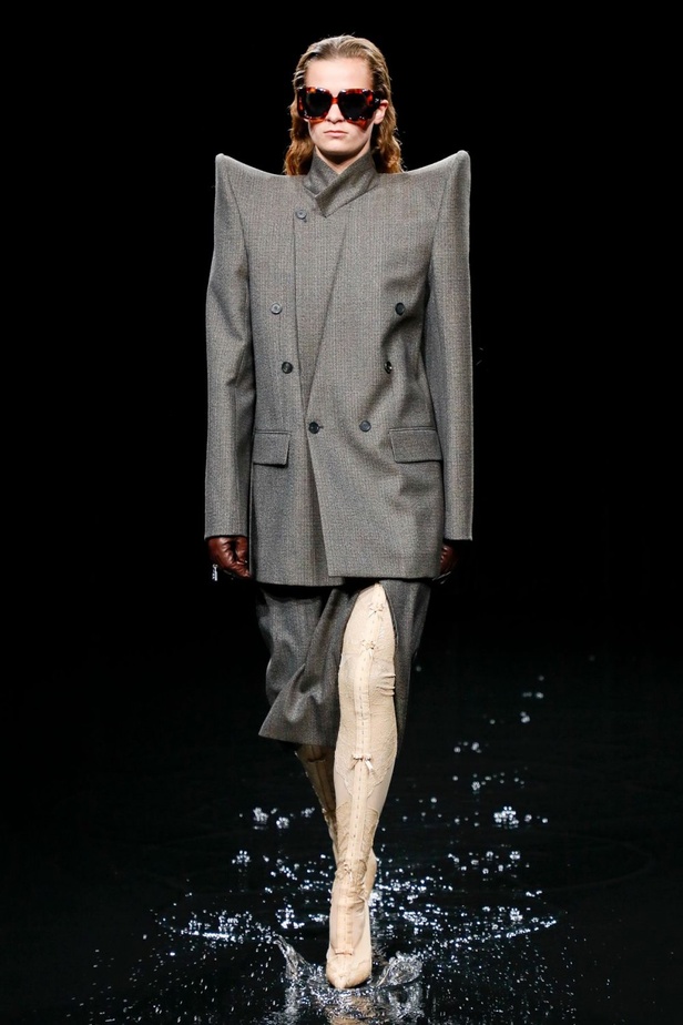 عرض ازياء Balenciaga لخريف وشتاء 2020-2021