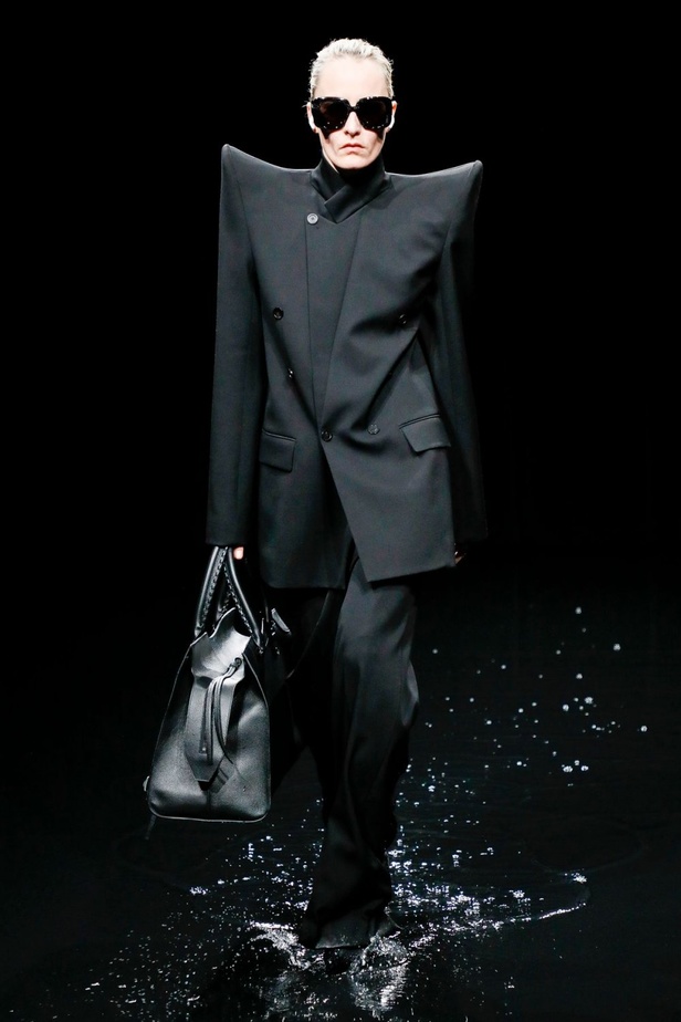 عرض ازياء Balenciaga لخريف وشتاء 2020-2021