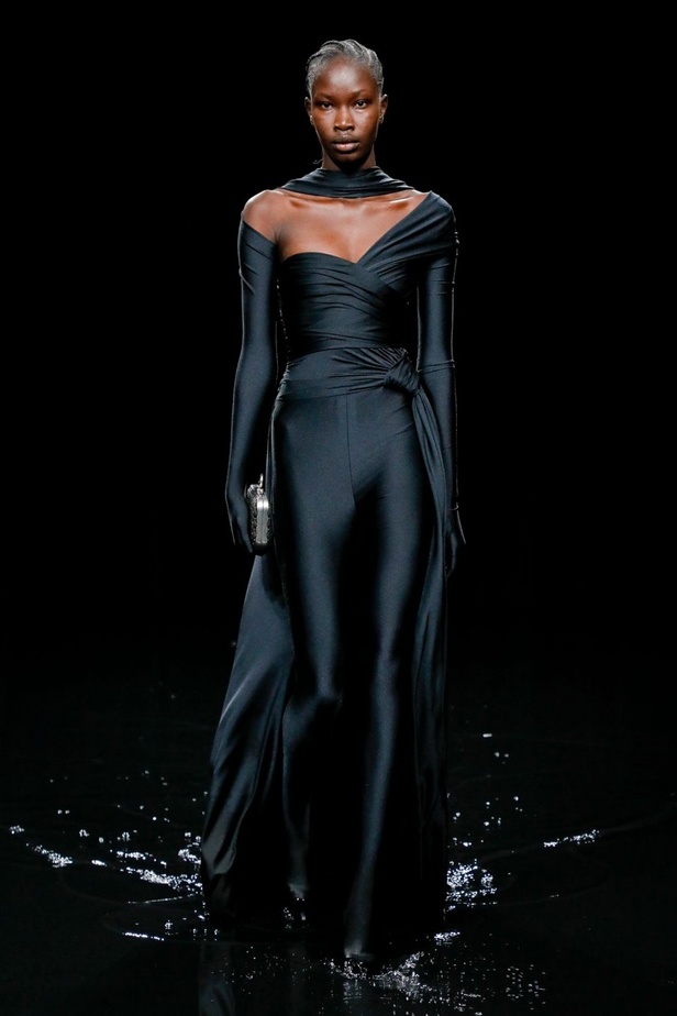 عرض ازياء Balenciaga لخريف وشتاء 2020-2021