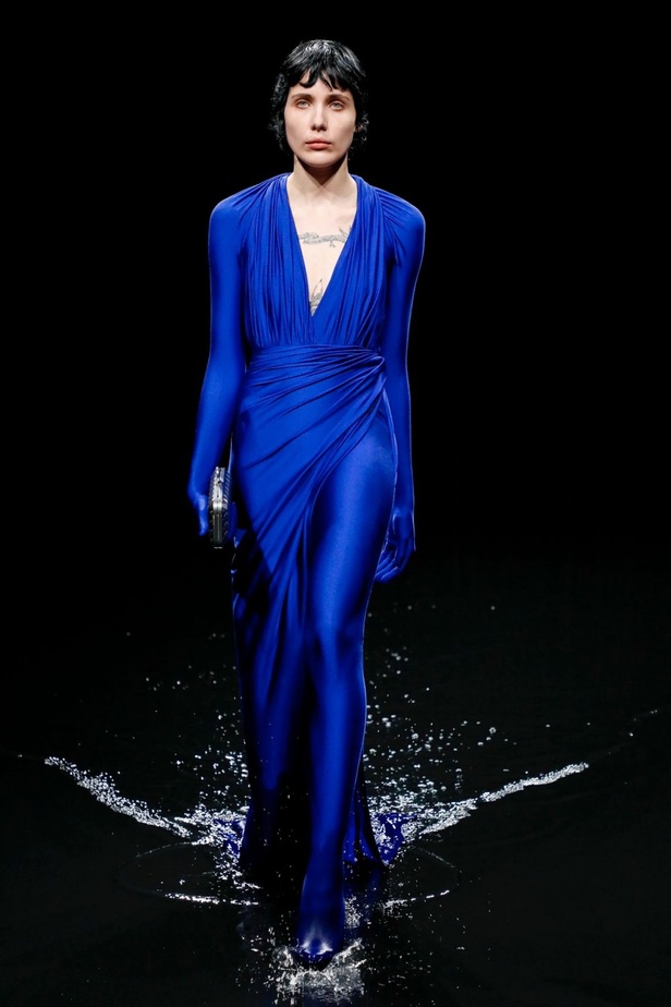 عرض ازياء Balenciaga لخريف وشتاء 2020-2021
