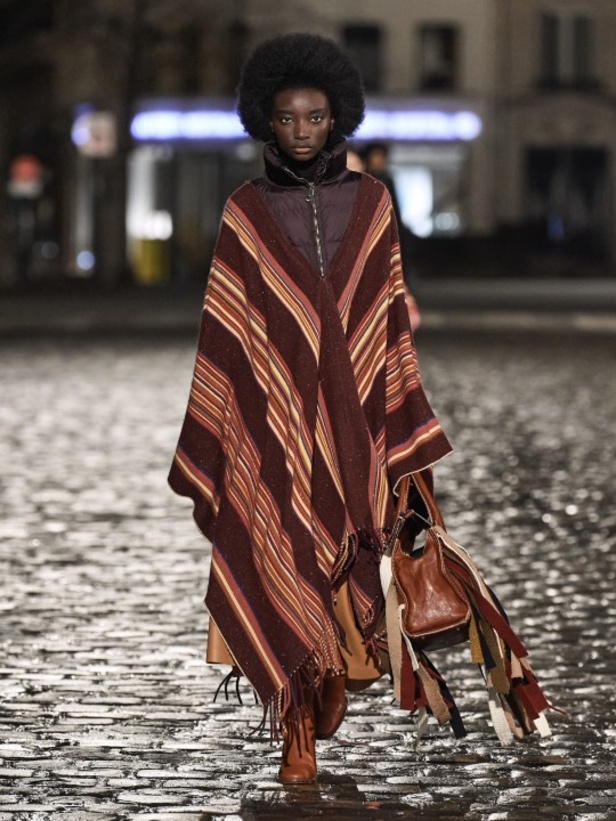 عرض أزياء Chloe  لخريف وشتاء 2021-2022 