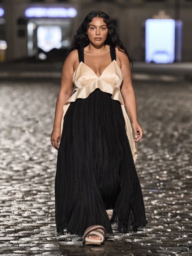 عرض أزياء Chloe  لخريف وشتاء 2021-2022 