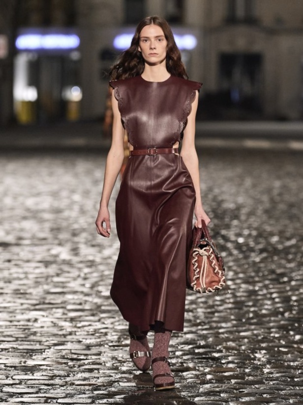 عرض أزياء Chloe  لخريف وشتاء 2021-2022 