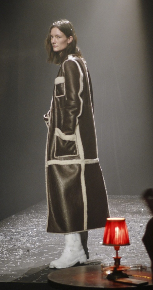 عرض ازياء مجموعة Maison Margiela لموسم خريف وشتاء 2021 من اسبوع الموضة في ميلانو