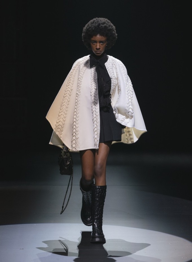 ماهي رسالة مجموعة آكت من VALENTINO لمدينة ميلانو؟