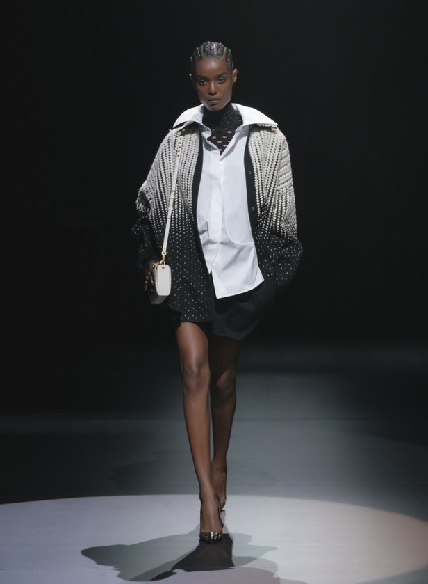 ماهي رسالة مجموعة آكت من VALENTINO لمدينة ميلانو؟