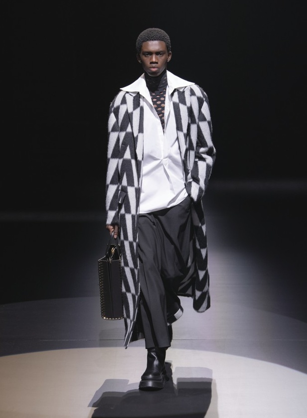 ماهي رسالة مجموعة آكت من VALENTINO لمدينة ميلانو؟