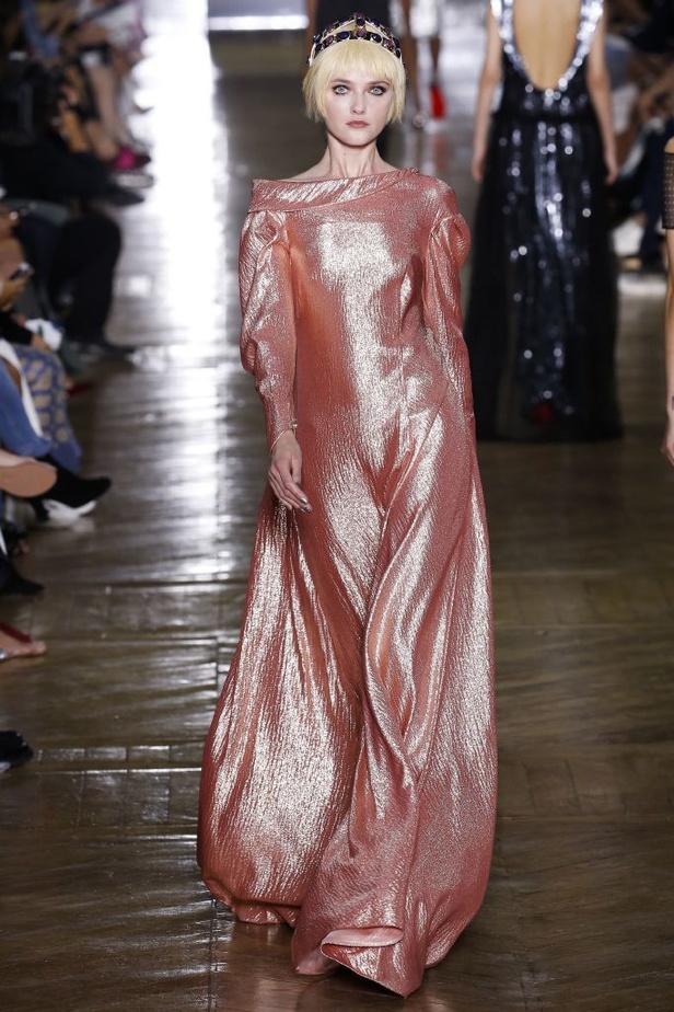 مجموعة "يوليانا سيرجينكو" للهوت كوتور لموسم خريف 2016