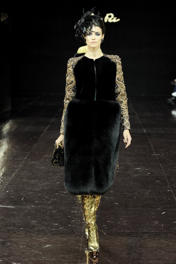 مجموعة Guo Pei للأزياء الفاخرة لخريف ٢٠١٦