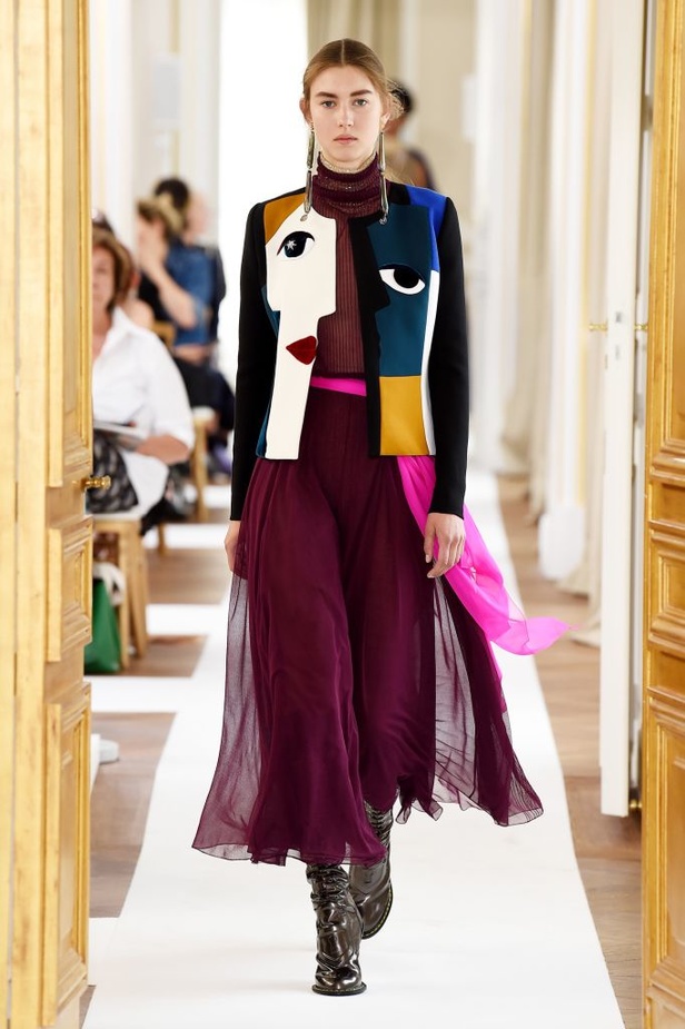 عرض Schiaparelli للأزياء الراقية لخريف وشتاء ٢٠١٨ !
