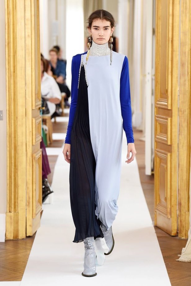 عرض Schiaparelli للأزياء الراقية لخريف وشتاء ٢٠١٨ !