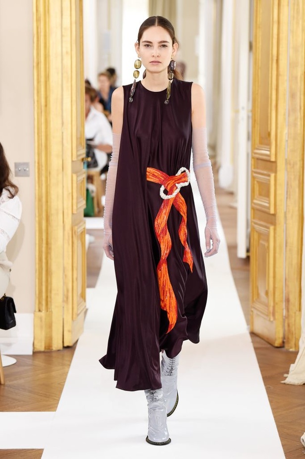 عرض Schiaparelli للأزياء الراقية لخريف وشتاء ٢٠١٨ !