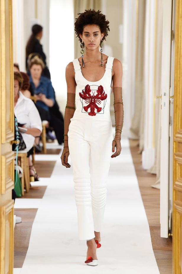 عرض Schiaparelli للأزياء الراقية لخريف وشتاء ٢٠١٨ !