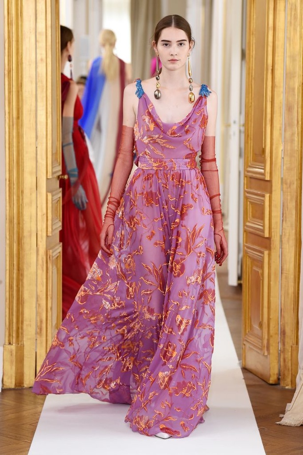 عرض Schiaparelli للأزياء الراقية لخريف وشتاء ٢٠١٨ !