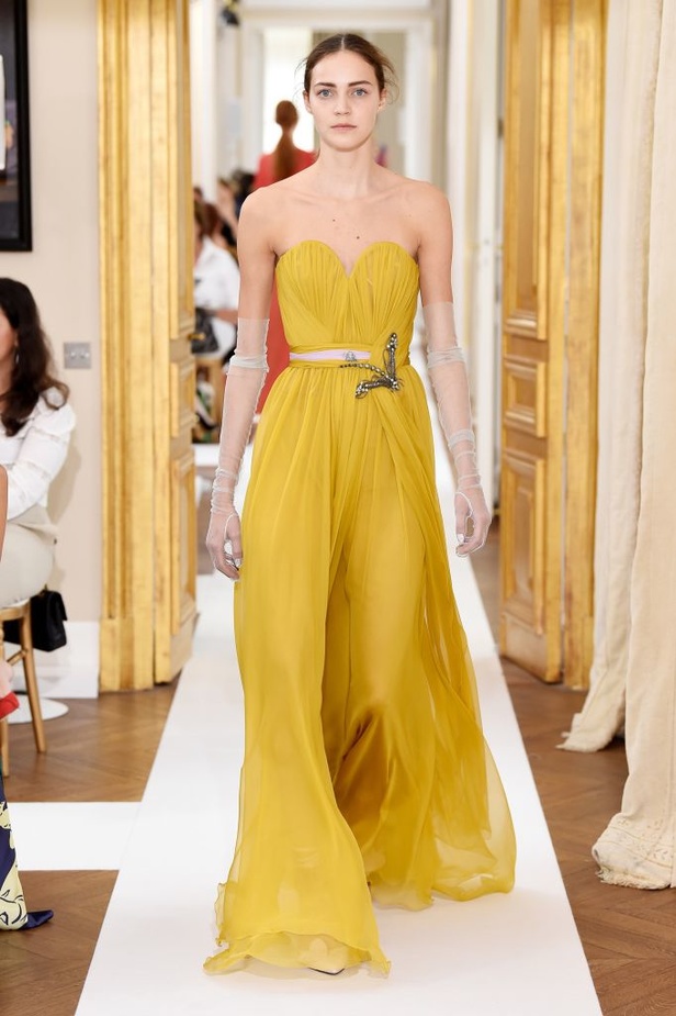 عرض Schiaparelli للأزياء الراقية لخريف وشتاء ٢٠١٨ !