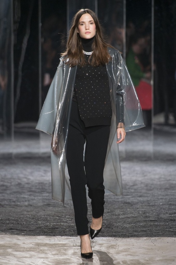 مجموعة Azzaro من الألبسة الفاخرة لخريف وشتاء 2017