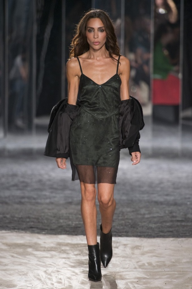 مجموعة Azzaro من الألبسة الفاخرة لخريف وشتاء 2017